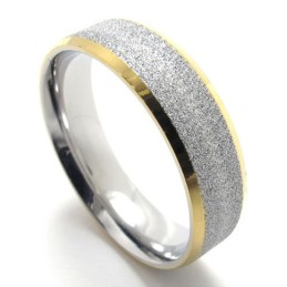 Anello In Titanio Con Perla E Accenti Dorati