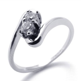 Anello Da Donna In Titanio Con Diamanti