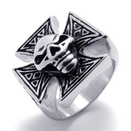 Anello In Titanio Con Teschio Incrociato