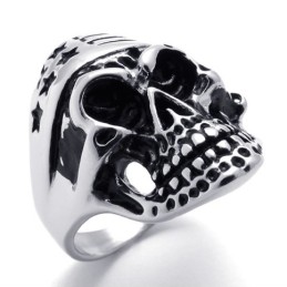 Anello In Titanio Con Teschio