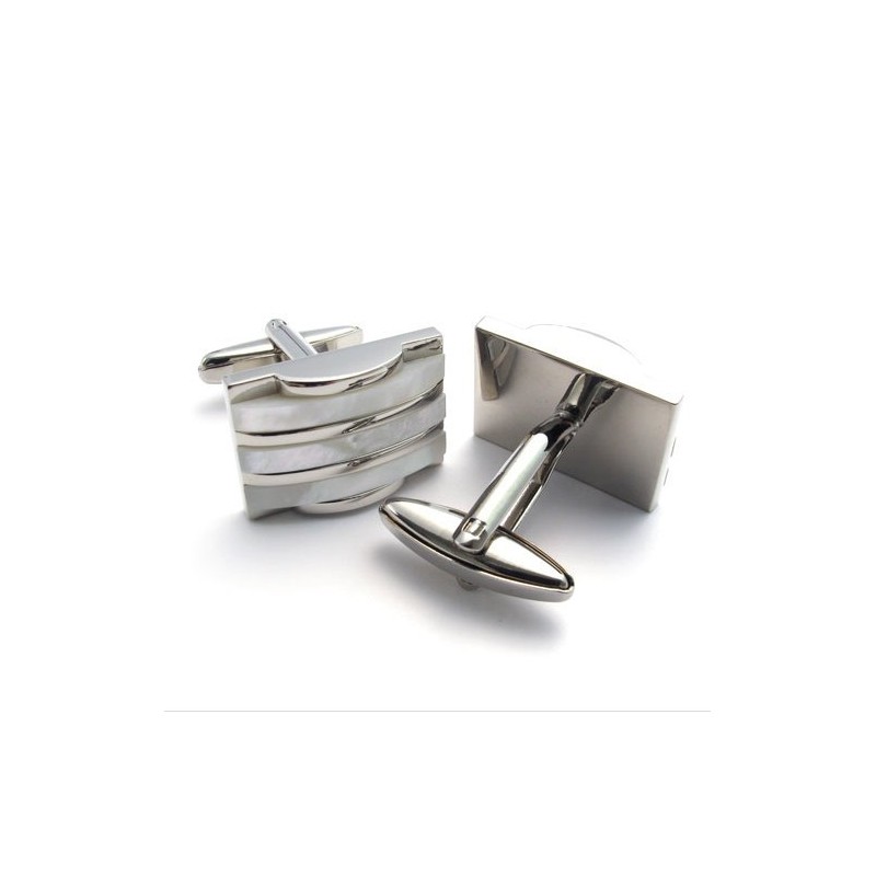 Gemelli In Titanio Cupronichel Di Qualità Superiore, Forma Elegante E Brillantezza Del Colore. Gemelli In Titanio Cupronichel Di Qualità Superiore, Forma Elegante E Brillantezza Del Colore.