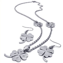 Set Di Gioielli In Titanio Di Eccellente Qualità, Con Forma Elegante, Colore Brillante E Collana, Ciondolo E Orecchini Inclusi.