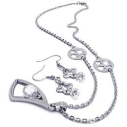 Set Di Gioielli In Titanio Di Alta Qualità, Con Design Accattivante E Brillantezza Dei Colori, Comprensivo Di Collana, Ciondolo 