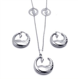 Set Di Gioielli In Titanio Di Eccellente Qualità, Con Forma Elegante, Colore Brillante E Collana, Ciondolo E Orecchini Inclusi.