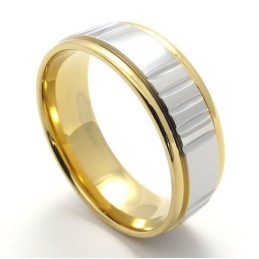 Anello In Titanio Di Alta Qualità, Brillantezza Del Colore E Durevolezza Nell'Uso.