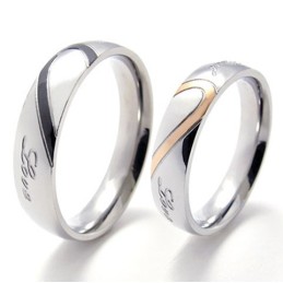 Anello In Titanio Di Qualità Superiore Con Brillantezza Dei Colori E Design Splendido