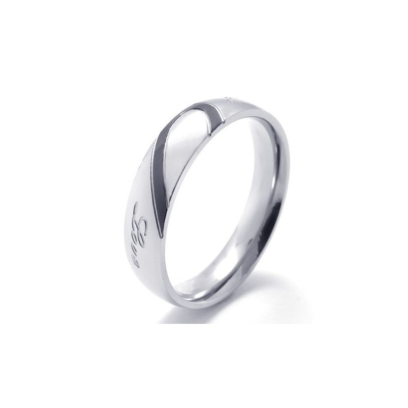 Anello In Titanio Di Eccellente Qualità, Forma Elegante E Brillantezza Del Colore. Anello In Titanio Di Eccellente Qualità, Forma Elegante E Brillantezza Del Colore.